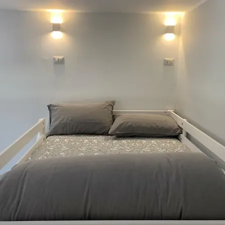 شقة A Casa Di Elly *