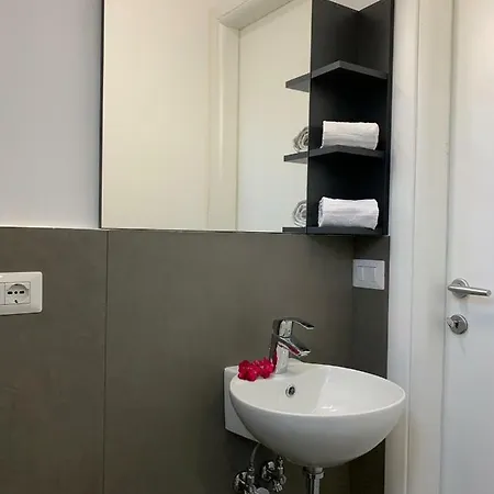 A Casa Di Elly Apartment Rom